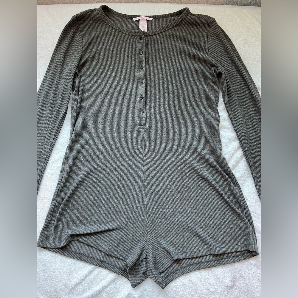Victoria's Secret Charcoal Ribbed Knit Top